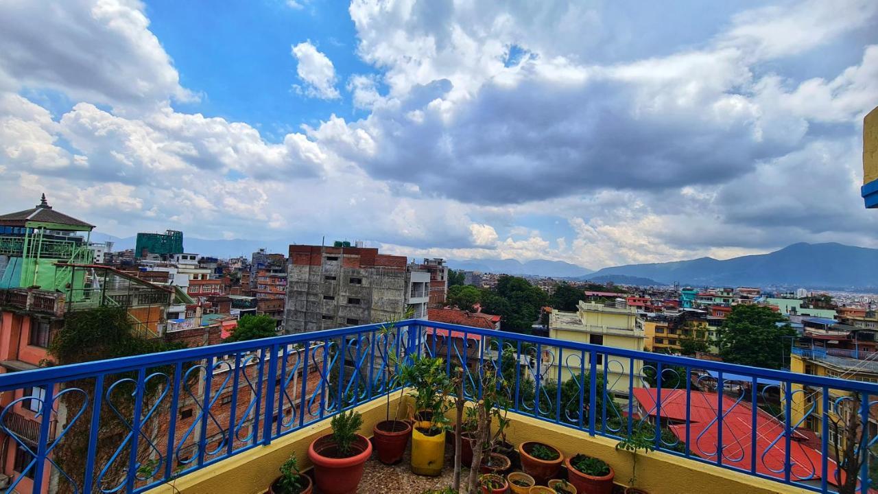 Temple Town Inn Kathmandu Exteriör bild