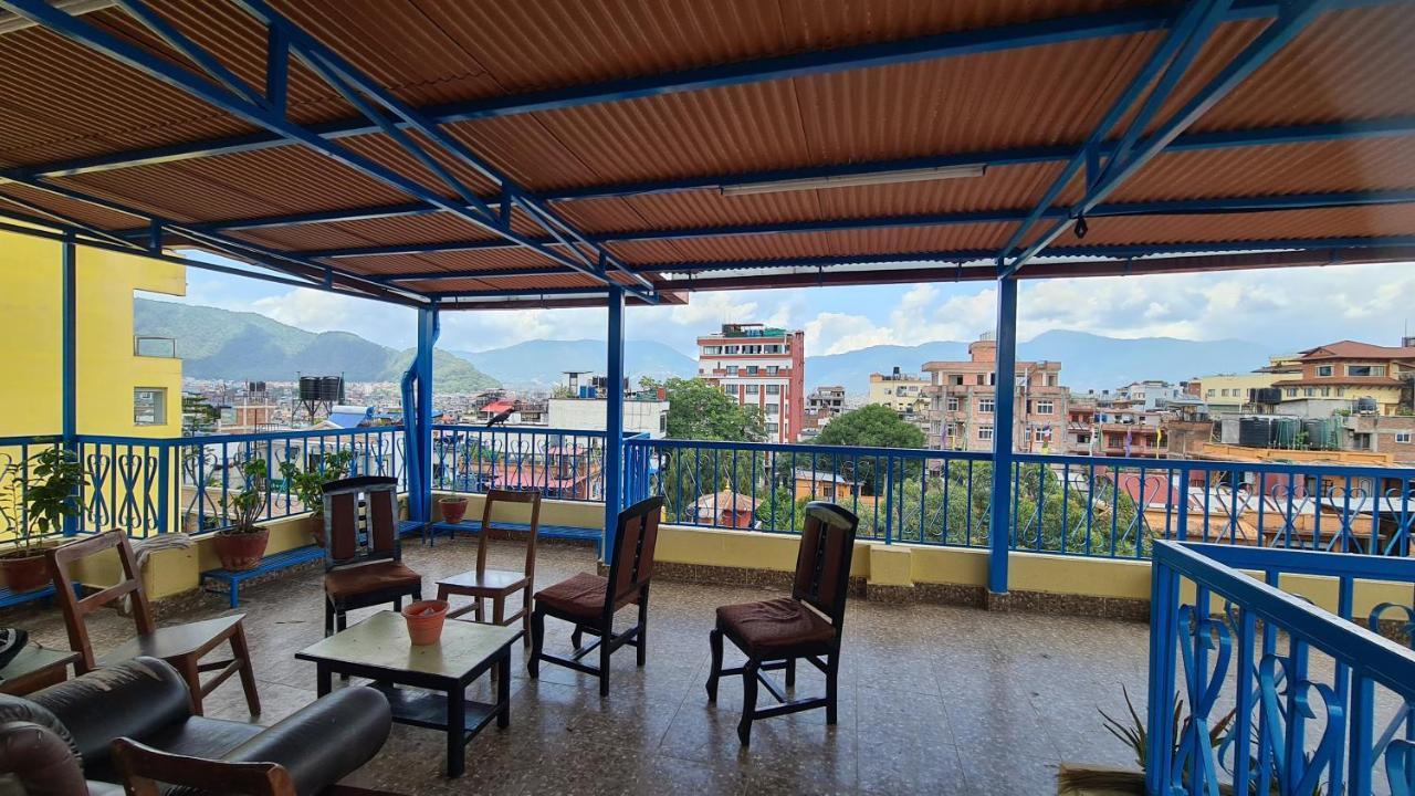 Temple Town Inn Kathmandu Exteriör bild