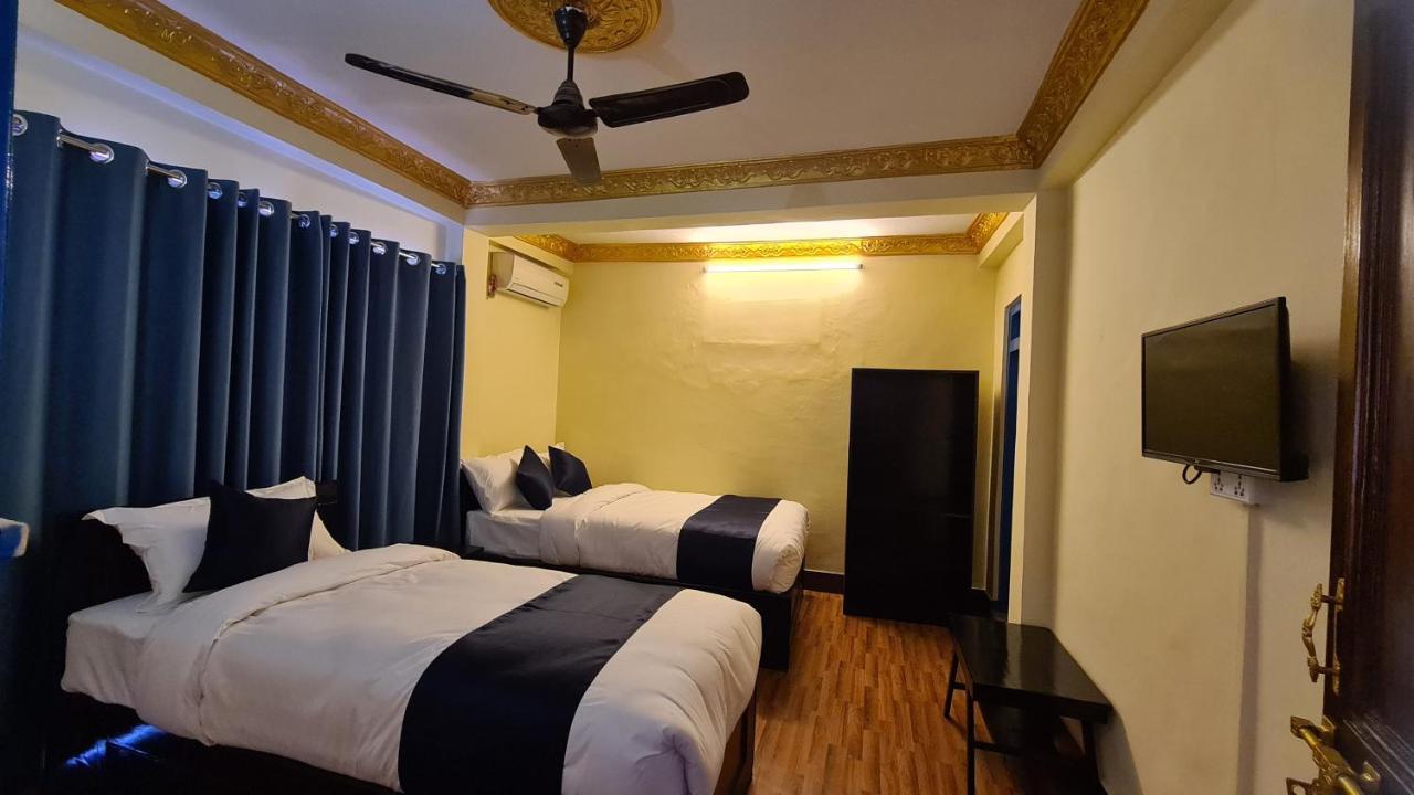 Temple Town Inn Kathmandu Exteriör bild